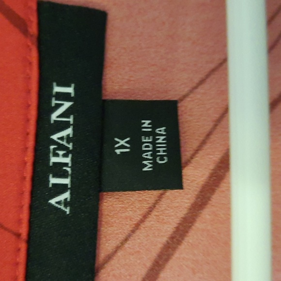 NWT. ALFANI blouse 1x - Picture 2 of 9